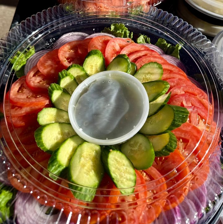 Lettuce, tomato and onion veggie tray